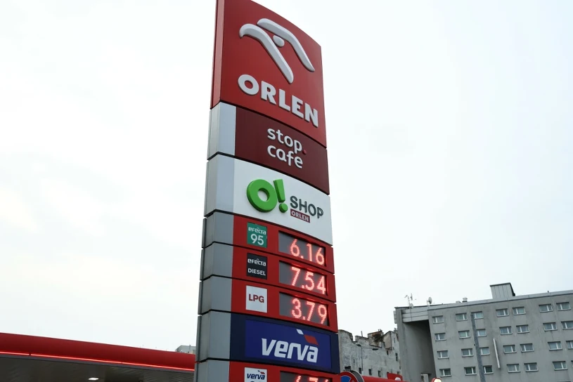 CPN. Na stacjach widać już nowe stawki dla kierowców