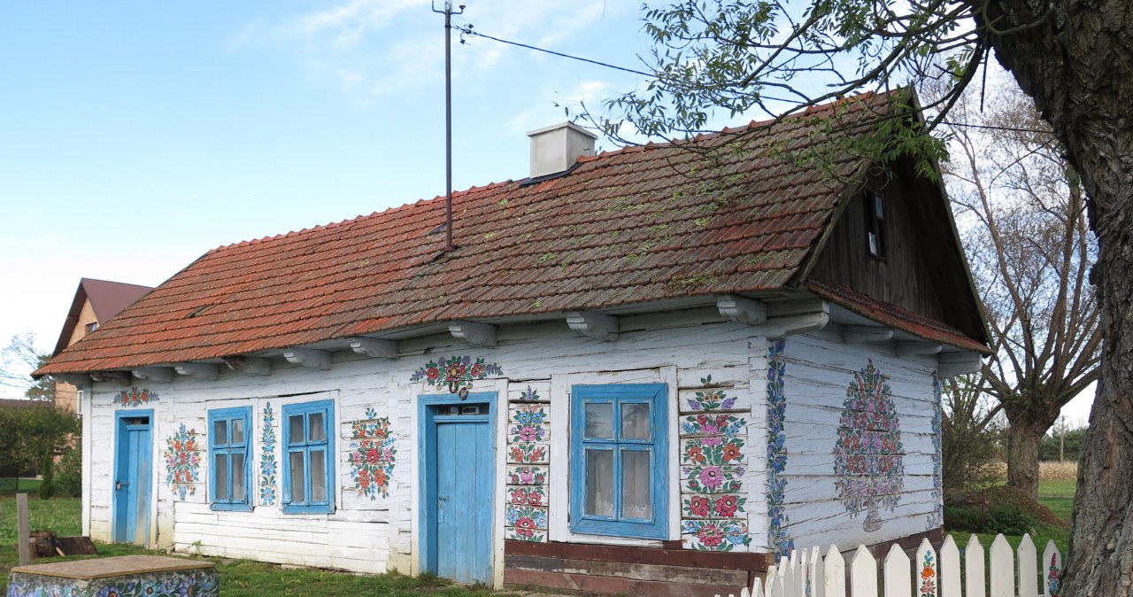 Ta wieś zachwyca turystów z całego świata. Leży tylko 1,5 h od Krakowa