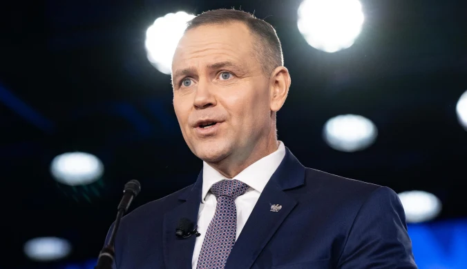 Nawrocki już oberwał od kibiców. Poseł PiS staje w obronie. Tak go tłumaczy