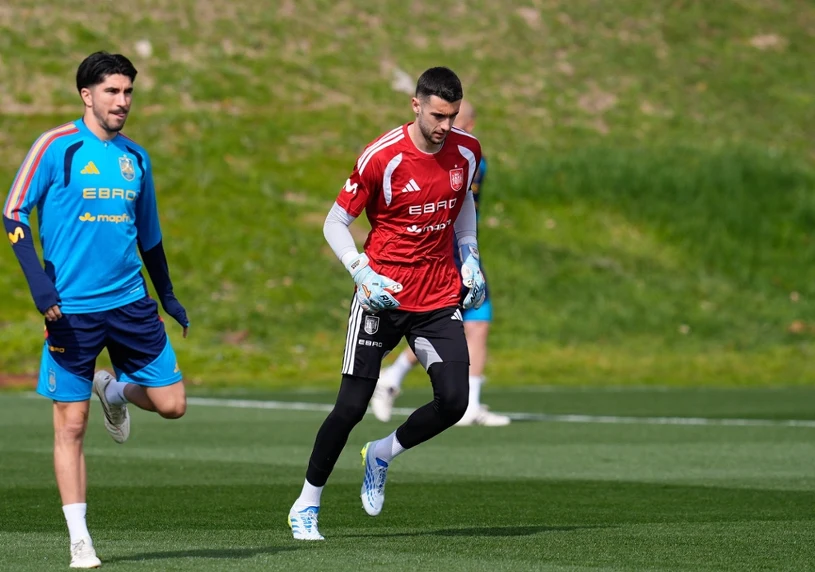 Polska gra ze Szwecją, a tu wieści z Barcelony. Głośno o rywalu Szczęsnego