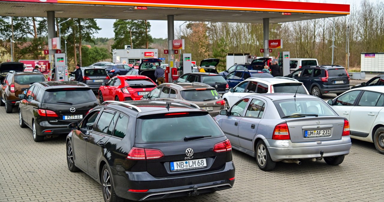 Niemcy szturmują polskie stacje paliw. Tankują do 10-litrowych kanistrów