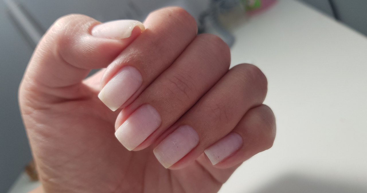 Wcieraj w paznokcie i skórki. gwałtownie poprawisz ich stan po hybrydzie