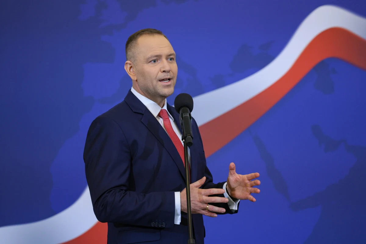 Jest przełom w sprawie zaprzysiężenia sędziów Trybunału Konstytucyjnego. W środę - jak dowiedział się dziennikarz RMF FM Tomasz Skory - prezydent Karol Nawrocki ma przyjąć ślubowanie od dwójki z sześciorga wybranych przez rządzącą koalicję sędziów.