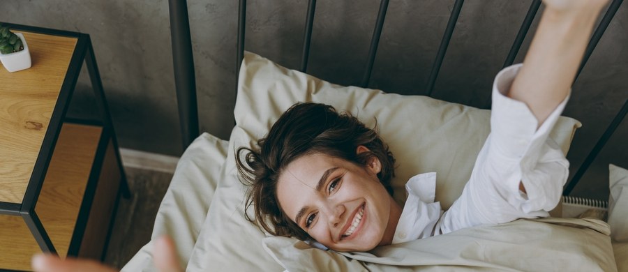 Coraz więcej specjalistów podkreśla, że pielęgnowanie uważności i docenianie małych rzeczy nie jest tylko chwilową modą, ale realnym narzędziem wspierającym dobre samopoczucie. Jak więc skutecznie zadbać o swój nastrój i budować go na co dzień? O tym mówimy w tym tygodniu w cyklu „Twoje Zdrowie w Faktach RMF FM”. 