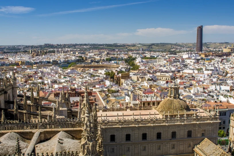 Płacą 9 tys. euro za wynajęcie... balkonu. Chcą zobaczyć niezwykły spektakl