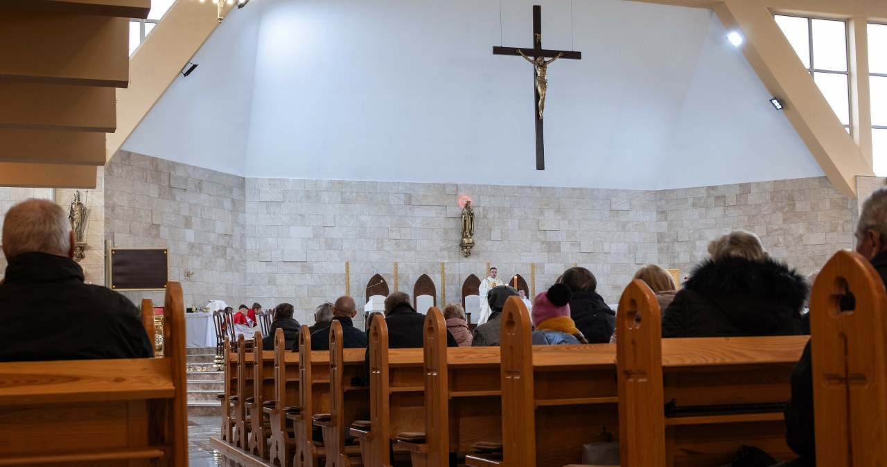 Ważny dzień Wielkiego Tygodnia. Wierni przychodzą do kościoła dwa razy