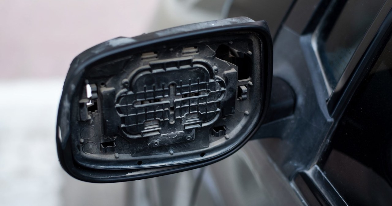 Nowa plaga kradzieży lusterek. Kierowcy znaleźli sposób za 1300 zł