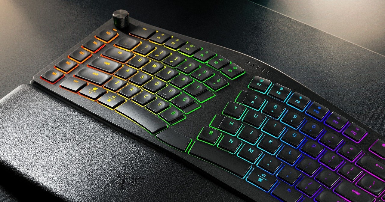Razer Pro Type Ergo łączy ergonomię, moc i styl w jednym ruchu. Jedyna taka klawiatura
