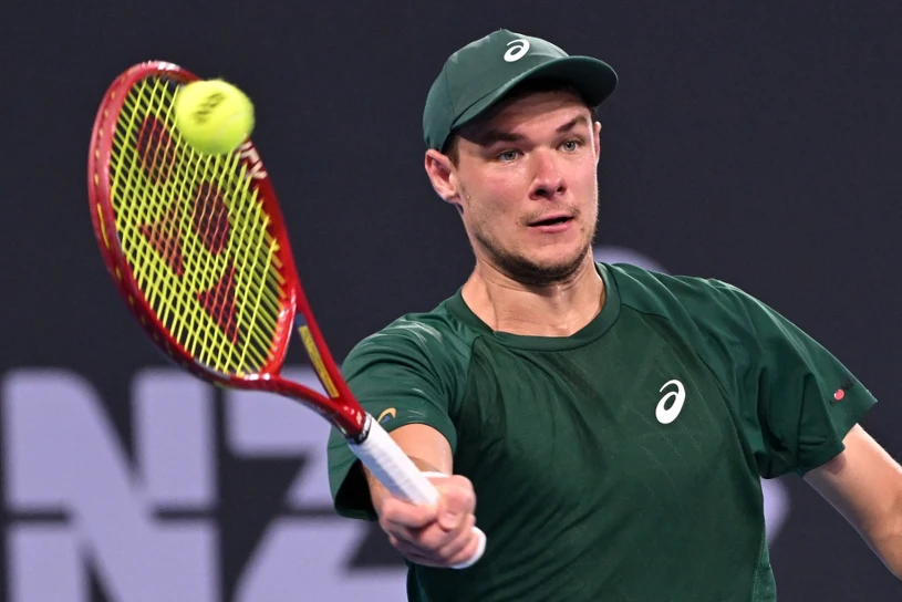 Niespodzianka w meczu Majchrzaka o ćwierćfinał ATP. Turniejowa "5" odpada