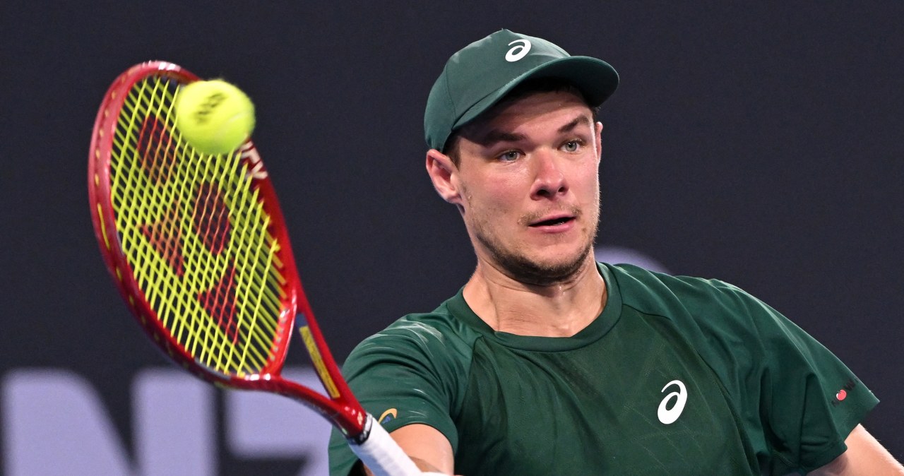 Niespodzianka w meczu Majchrzaka o ćwierćfinał ATP. Turniejowa "5" odpada