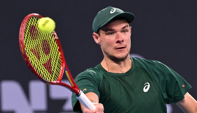 Niespodzianka w meczu Majchrzaka o ćwierćfinał ATP. Turniejowa "5" odpada