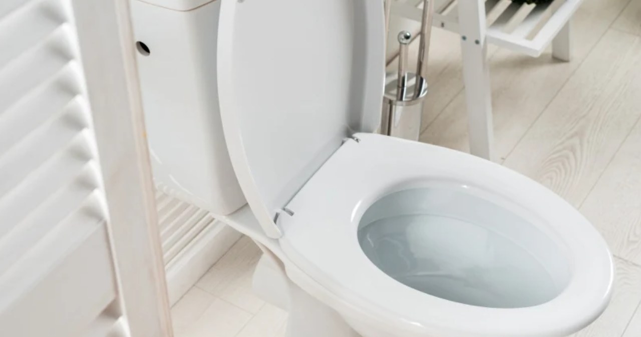 Wrzuć to do toalety na noc. Rano przetrzesz oczy ze zdziwienia