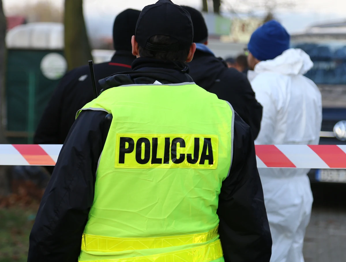 Dwa ciała - kobiety i mężczyzny - znaleziono w poniedziałek rano w jednym z domów w Rydułtowach (woj. Śląskie). Policja wskazuje na rozszerzone samobójstwo.