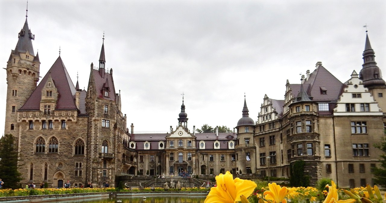 Zagraniczni turyści są nim zachwyceni. Ten zamek najlepiej odwiedzić wiosną