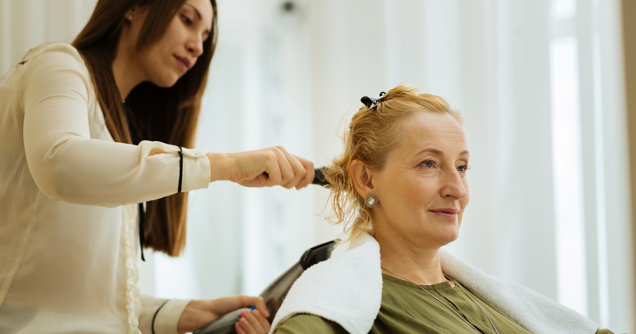 Po 50-tce ta fryzura nie ma sobie równych. Odmładza i dodaje objętości