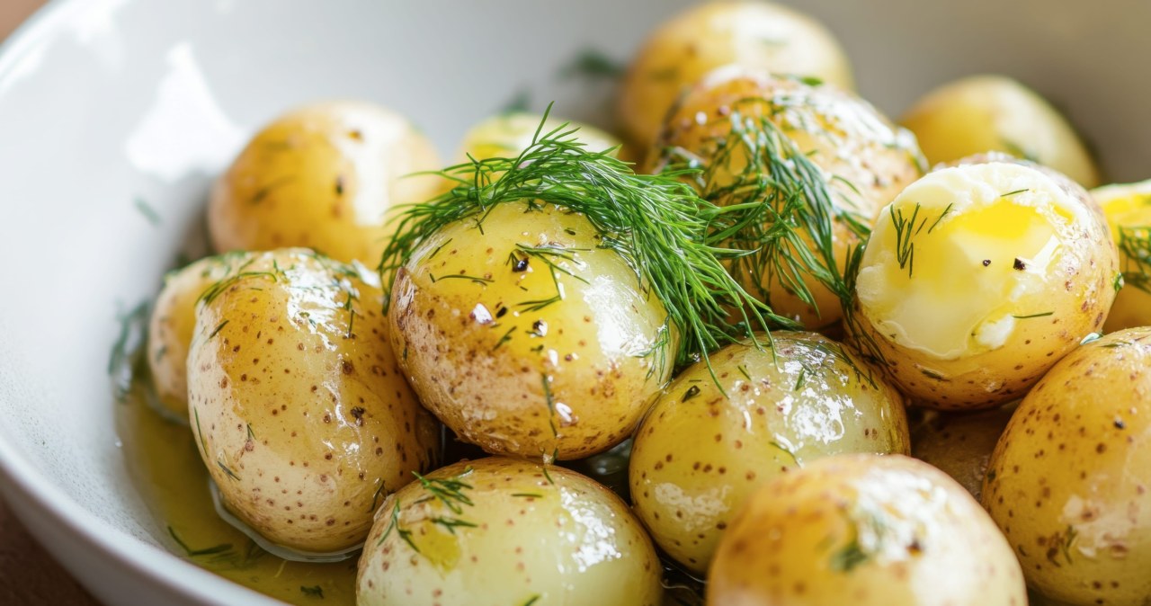 Zastąp koperek tymi listkami. Smak młodych ziemniaków cię zaskoczy