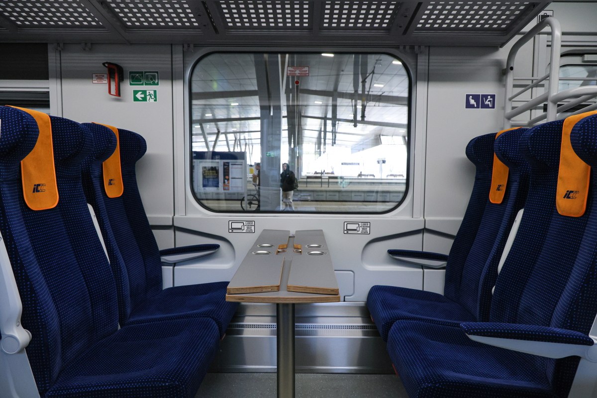 Nowa jakość podróży? PKP prezentuje zmodernizowane wagony