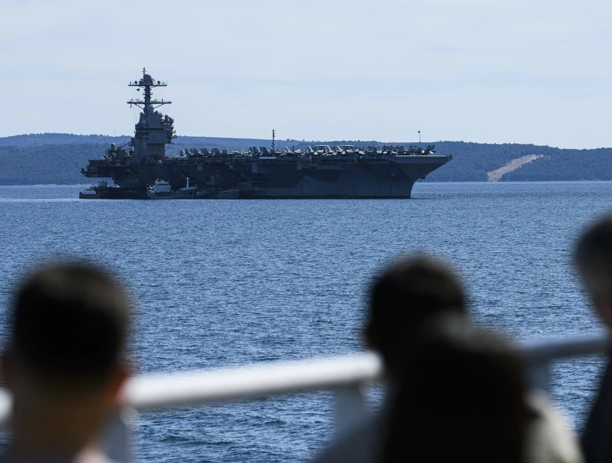Amerykański lotniskowiec USS Gerald R. Ford, uznawany za największy okręt wojenny na świecie, zakończył pięciodniowy postój w chorwackim porcie w Splicie i powraca do operacji Epic Fury – poinformowała amerykańska marynarka wojenna, cytowana przez "Wall Street Journal".