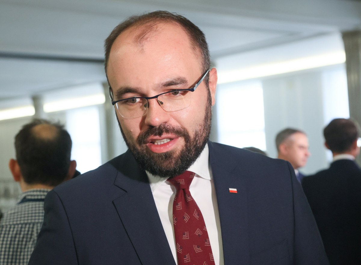 Отстранённый депутат PiS реагирует на обвинения и спекуляции