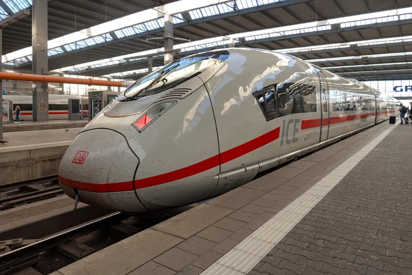 20-latek groził atakiem w pociągu. Interweniowali pasażerowie