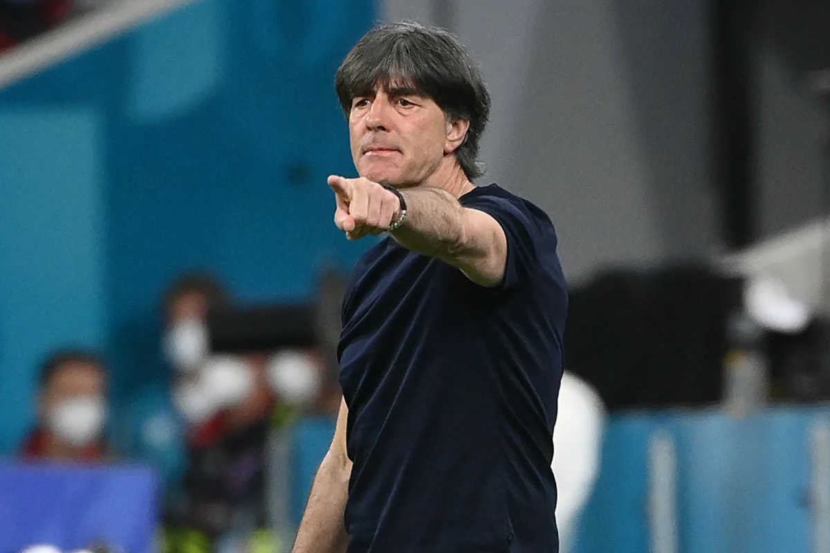 Zaskakujące informacje z Afryki. Joachim Loew ma poprowadzić reprezentację Ghany w tegorocznym mundialu - informuje portal "ghanasoccernet". "To brzmi jak spóźniony żart primaaprilisowy" - napisała agencja dpa, komentując ewentualny powrót byłego selekcjonera Niemiec.