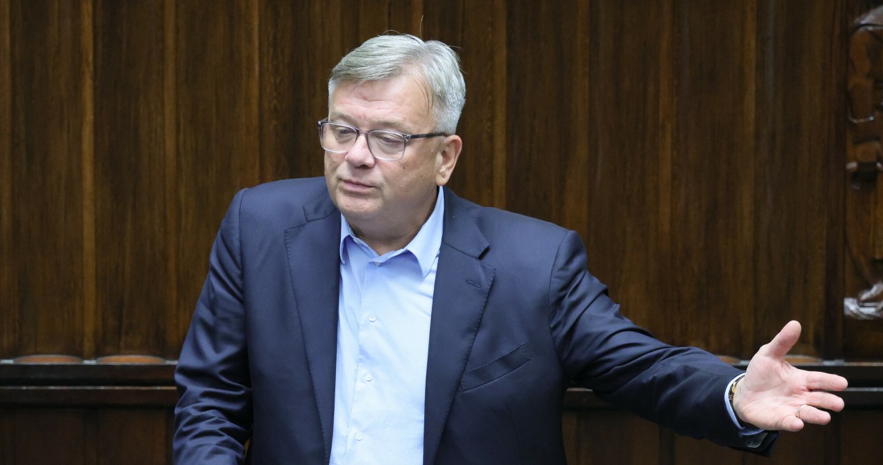 Ma działki warte ponad 60 mln złotych. To robił przed wejściem do Sejmu