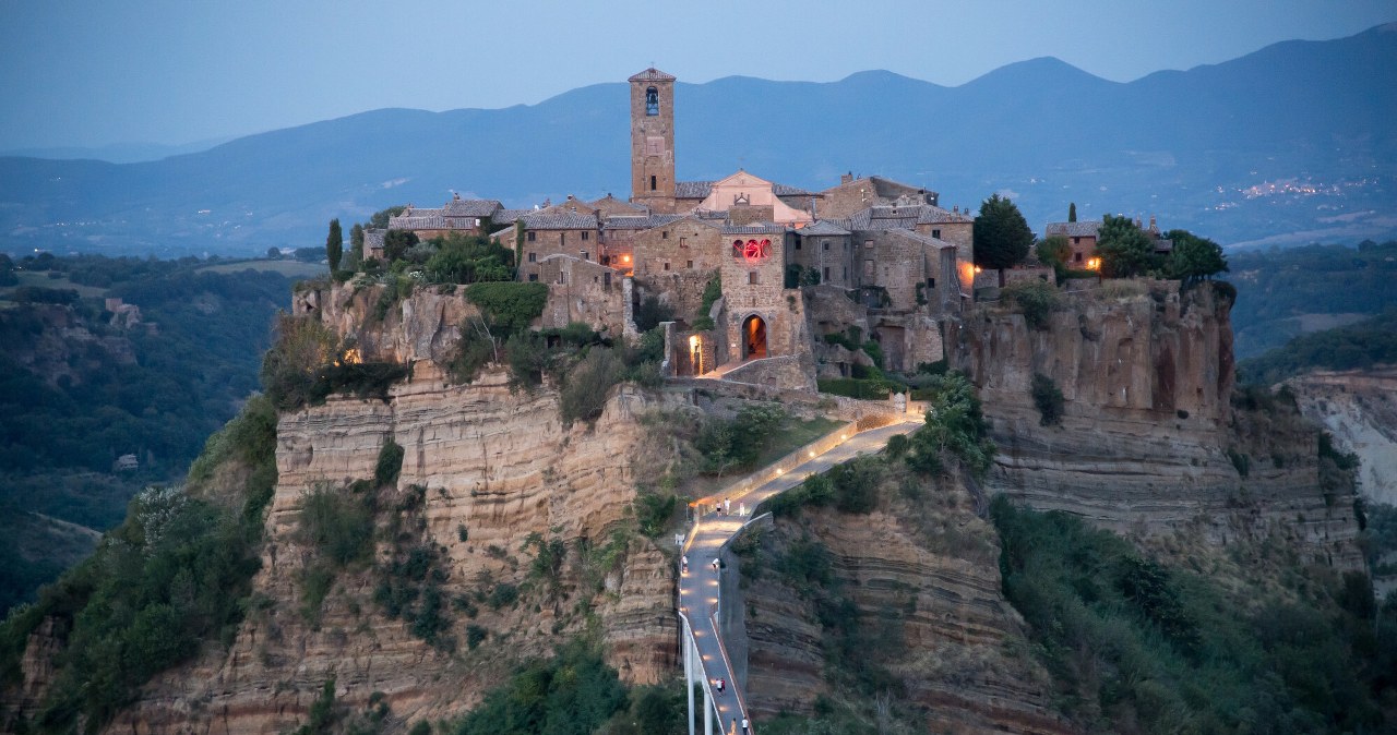 Chcesz zwiedzić to włoskie miasteczko? Pospiesz się, by zdążyć, nim zniknie