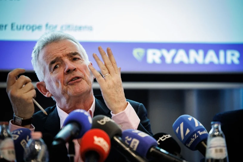 Wielogodzinne kolejki na lotniskach. Szef Ryanaira: Głosowałeś za to stój