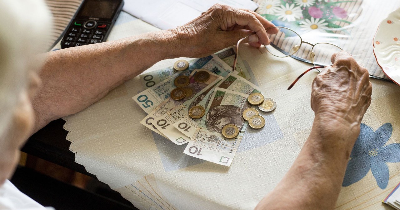 Emerytka musi oddać 222 proc. pożyczki. Interweniuje RPO