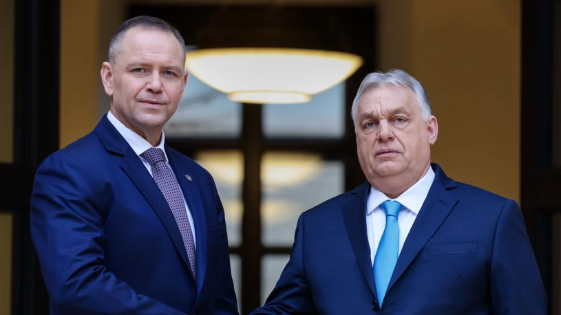 Wizyta Nawrockiego u Orbana dzieli Polaków. Nowy sondaż