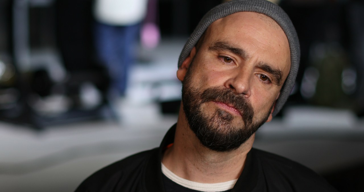 "Co pozostaje w nas po stracie bliskich". Poruszający utwór o zmarłej mamie