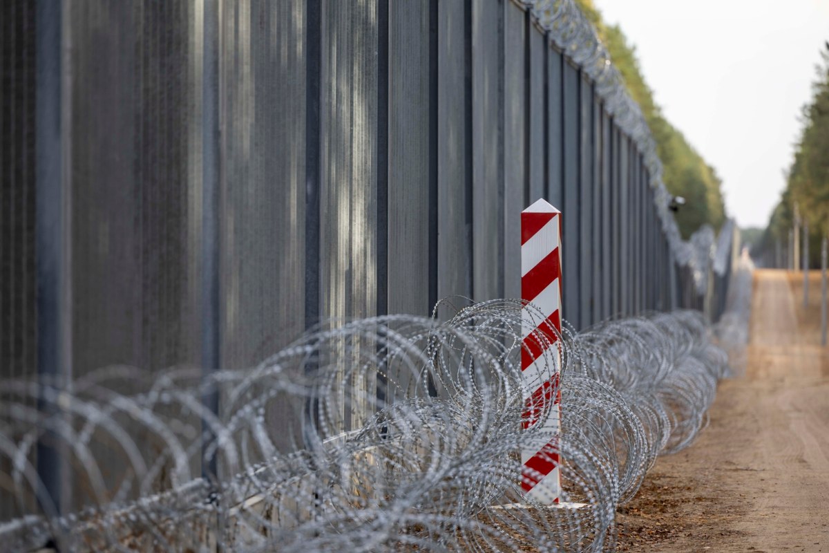 The number of migrants at the border has decreased. The government boasts of success, organizations are sounding the alarm