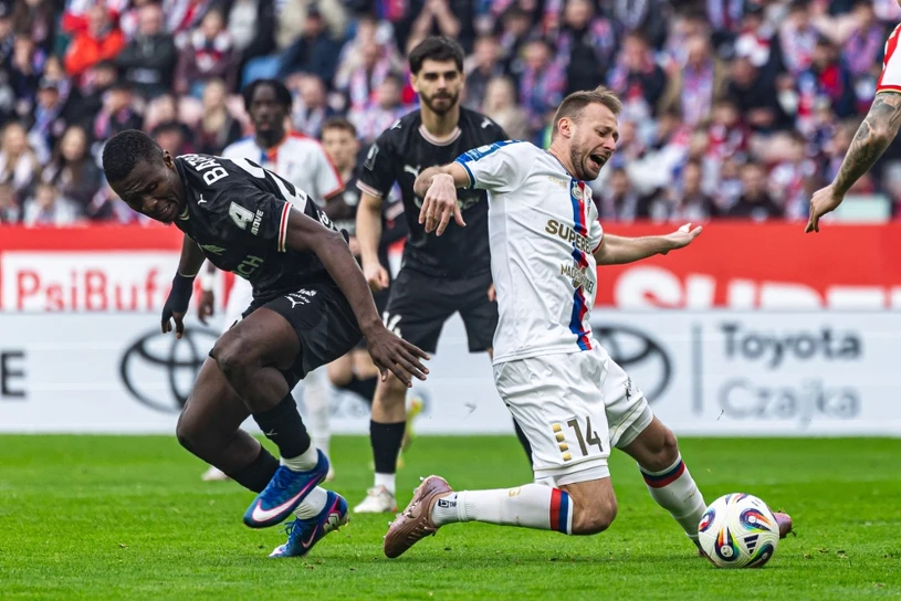 Fatalna pomyłka bramkarza, a to był dopiero początek. Kanonada w Zabrzu