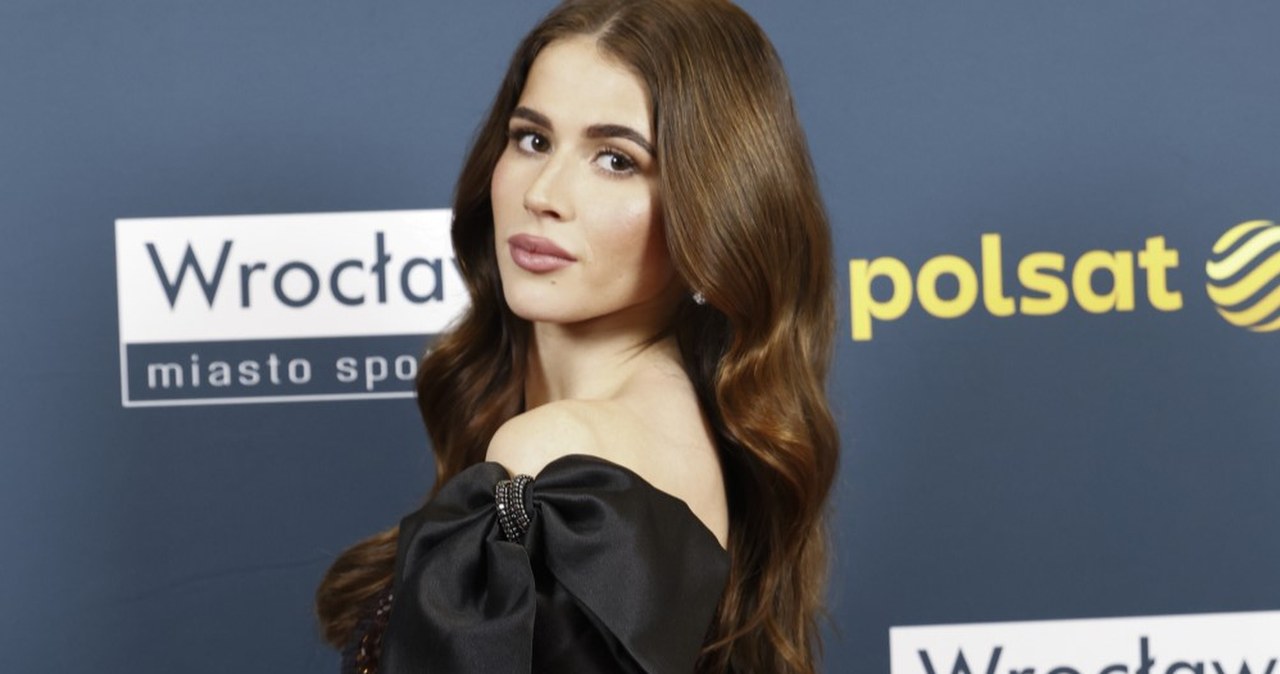 Roksana Węgiel pokazała zdjęcie sprzed kościoła. W sieci zawrzało