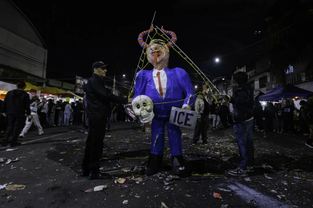 W Wielką Sobotę w Meksyku odbywa się tzw. palenie Judasza, czyli figur z papier-mache uosabiających zło. W tym roku spalono m.in. podobizny Donalda Trumpa, amerykańskiej służby imigracyjnej ICE i zabitego w lutym narkobarona El Mencho.