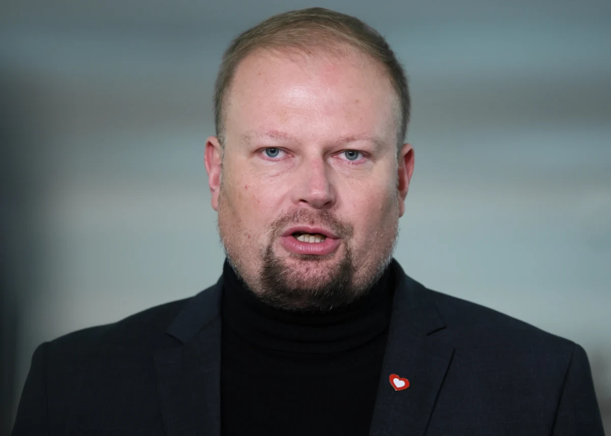 ​"Sejmowa komisja śledcza do spraw Pegasusa kończy analizować zebrane dowody" - poinformował PAP poseł Koalicji Obywatelskiej Witold Zembaczyński. Dodał, że raport końcowy z prac komisji może być gotowy jeszcze w kwietniu. Przy czym osobne sprawozdanie, zawierające materiały ściśle tajne, trafi tylko do wybranych odbiorców.