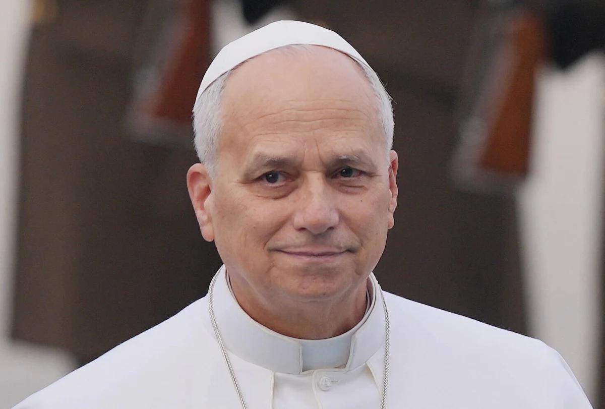 ​Papież Leon XIV podczas spotkania z wiernymi w wielkanocny poniedziałek powiedział, że należy głosić orędzie nadziei społecznościom dręczonym przez wojnę, prześladowanym chrześcijanom i wszystkim gnębionym przez niegodziwość. "W przeciwnym razie głos nadziei zostanie zduszony przez ludzi stosujących przemoc" - dodał. 