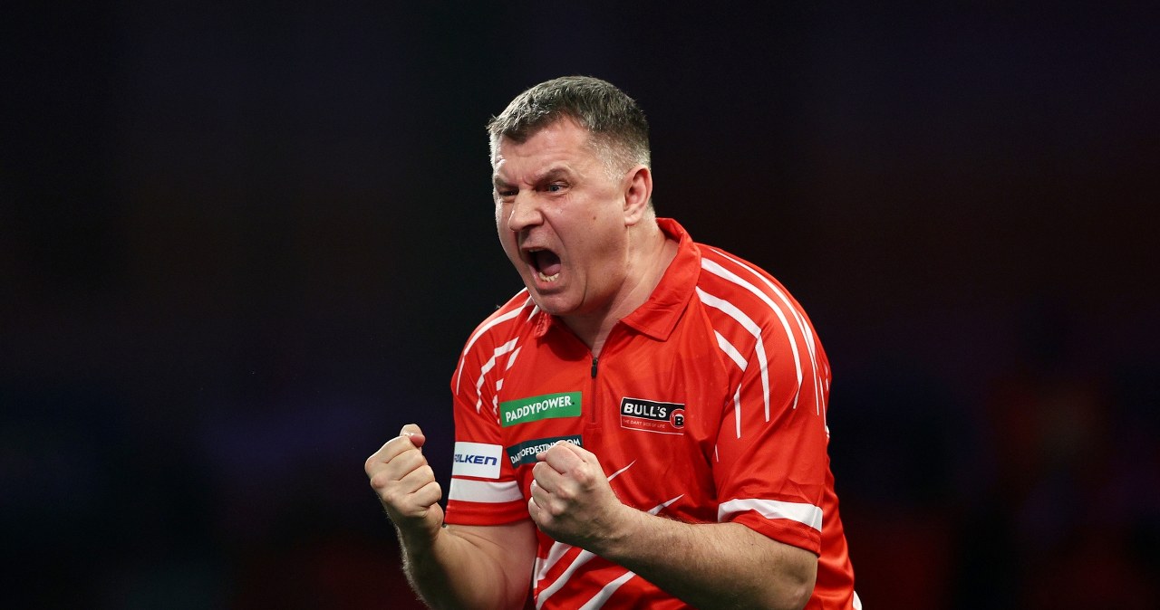 Krzysztof Ratajski w półfinale. Deklasacja przy tarczy. 6:2 dla Polaka