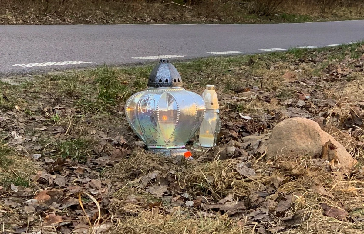 W niedzielę w miejscowości Paszowa (woj. podkarpackie) zginął 56-letni rowerzysta. To dr Jerzy Bentkowski - ceniony ortopeda i dyrektor ds. lecznictwa ze Szpitala Powiatowego w Lesku. "Jego nagłe odejście jest ogromną stratą nie tylko dla rodziny i bliskich, ale również dla całej społeczności szpitala, której był filarem" - żegnają go pracownicy szpitala.