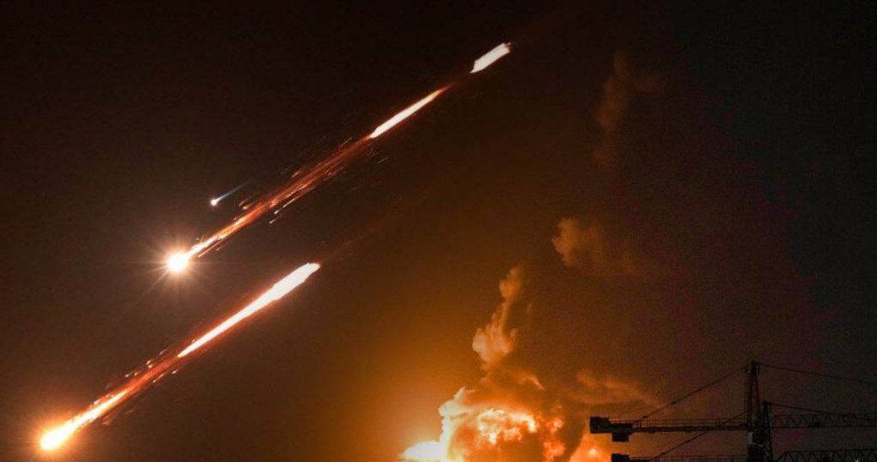 Iran. Izrael ostrzega Irańczyków. Chodzi o podróże pociągami Iran. Izrael ostrzega Irańczyków. Chodzi o podróże pociągami