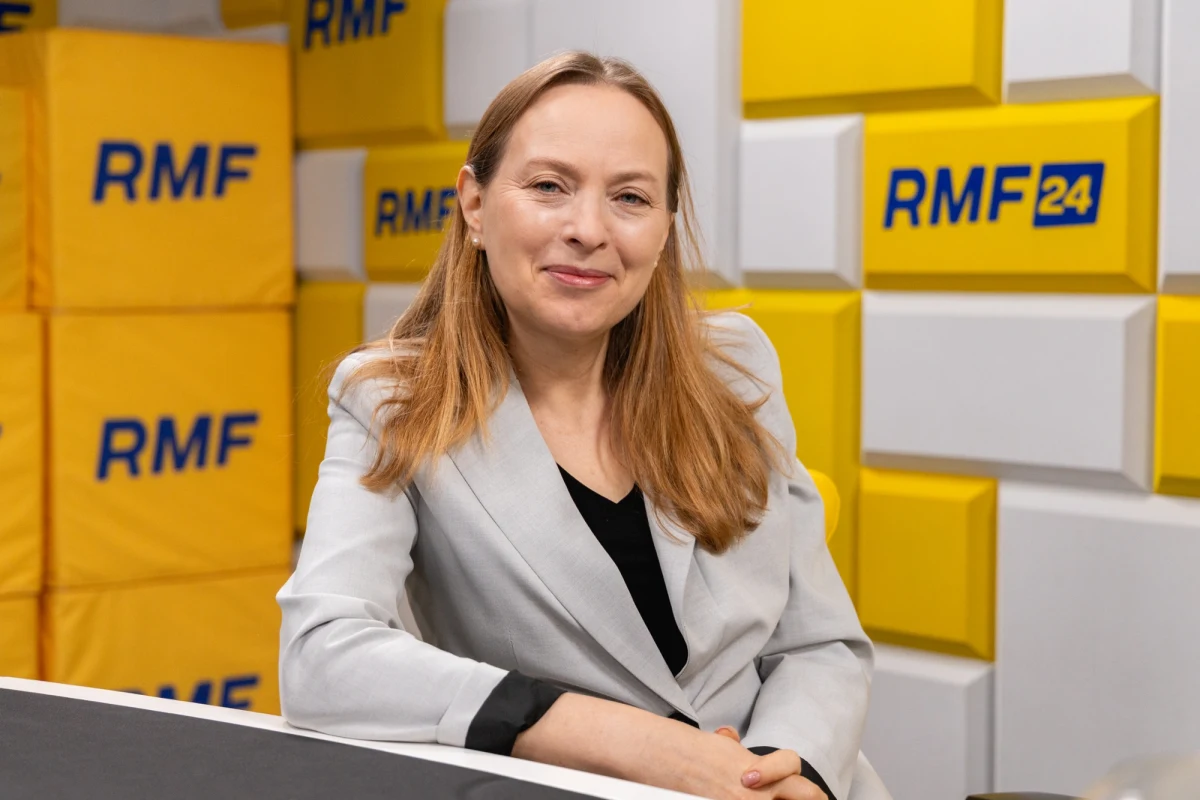 "Nie widzimy siebie na żadnej 'jednej liście' i rzeczywiście mamy swoją agendę w ramach tej koalicji. Agendę, która dla koalicji jest potrzebna, choć często (…) postrzega się nas, jakbyśmy byli jakąś przeszkodą" - mówiła Katarzyna Pełczyńska-Nałęcz, liderka Polski 2050 w Porannej rozmowie w RMF FM. Jak zaznaczyła, w obecnej koalicji przestrzeń na uzgadnianie ważnych rzeczy dla Polski jest mocno ograniczona.  