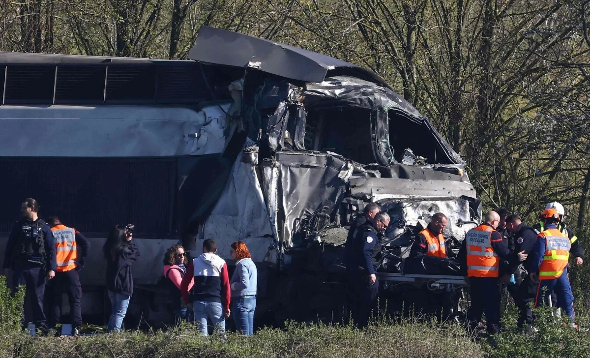 Jedna osoba zginęła, a 27 zostało rannych po tym, jak pociąg dużych prędkości TGV zderzył się z ciężarówką na przejeździe kolejowym na północy Francji. Ofiara śmiertelna to maszynista. 