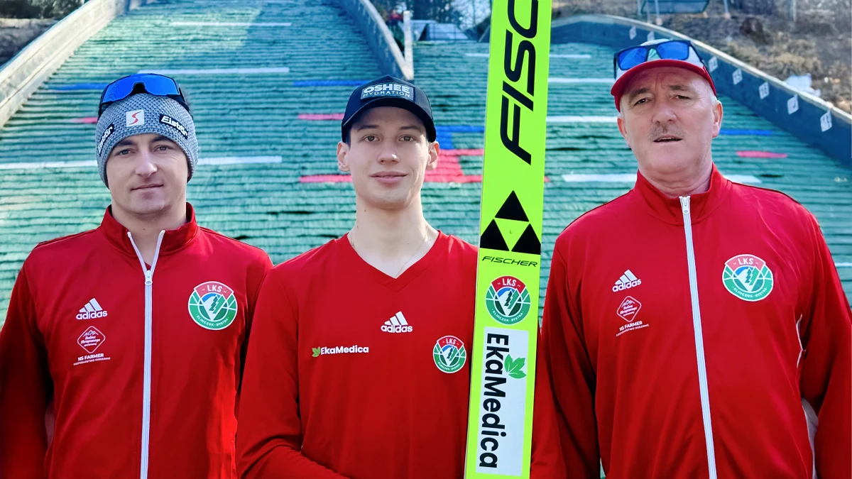 Dla młodzieży sport to znacznie więcej niż tylko rywalizacja o medale i bicie rekordów. To przede wszystkim przestrzeń, w której kształtują się charaktery i buduje poczucie własnej wartości. Niestety wiele lokalnych talentów staje przed barierą nie do przeskoczenia: brakiem odpowiedniego zaplecza i finansowania. W tym kontekście rola sektora prywatnego ewoluuje – staje się on partnerem, który wspiera młodych sportowców w sięganiu po wielkie marzenia. Na Podbeskidziu przykładem takiej symbiozy przedsiębiorczości i pasji jest firma EkaMedica, która od lat udowadnia, że patriotyzm lokalny i społeczna odpowiedzialność biznesu mogą realnie zmieniać krajobraz polskiego sportu.