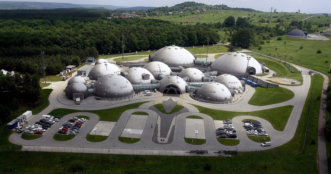 Alvernia Planet koło Krakowa otwiera największe kino 360° w Europie