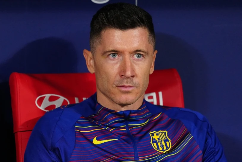 Lewandowski znalazł się pod ścianą. Nie miał wyboru, doszło do tego po kryjomu