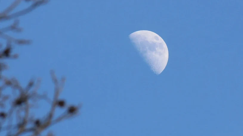 NASA uczy, jak zrobić telefonem dobre zdjęcie Księżyca