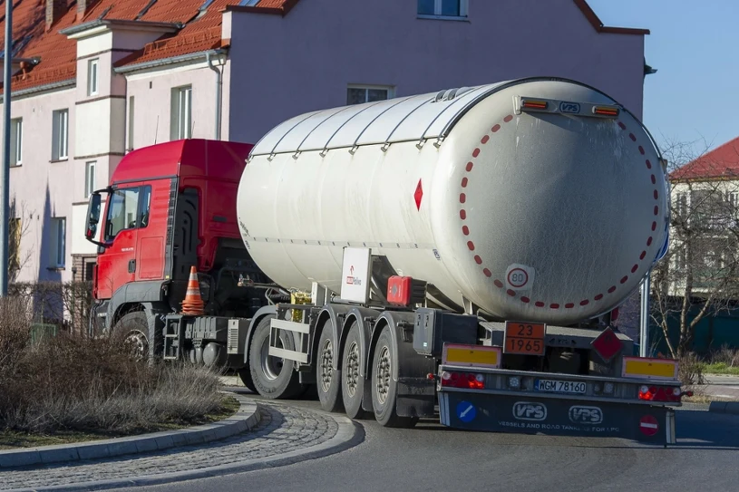 "To krok do bolesnej inflacji". Rząd obniża ceny, ekonomista przestrzega