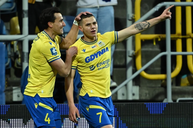 Udany debiut w Gdyni. Zrównali się z Legią. Trwa walka o utrzymanie