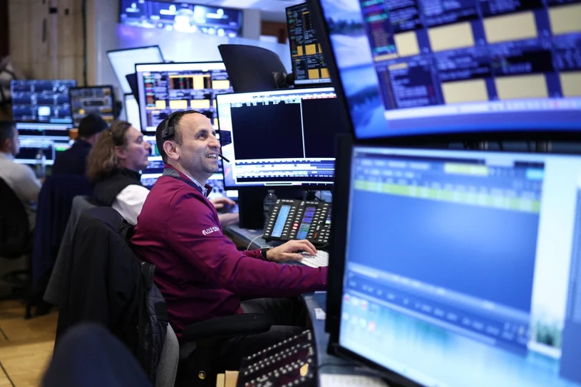 Rozejm na Bliskim Wschodzie. Dolar runął, złoty gwałtownie zyskuje