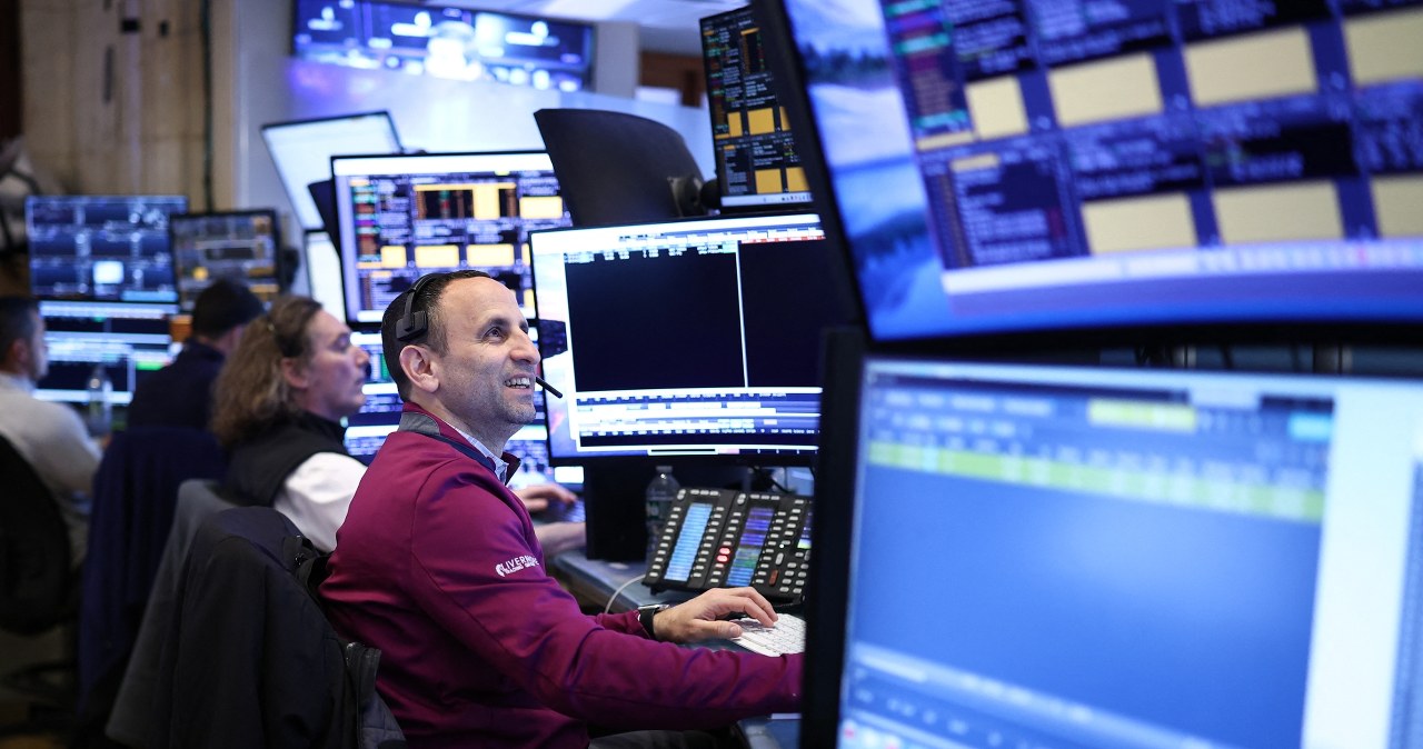 Rozejm na Bliskim Wschodzie. Dolar runął, złoty gwałtownie zyskuje